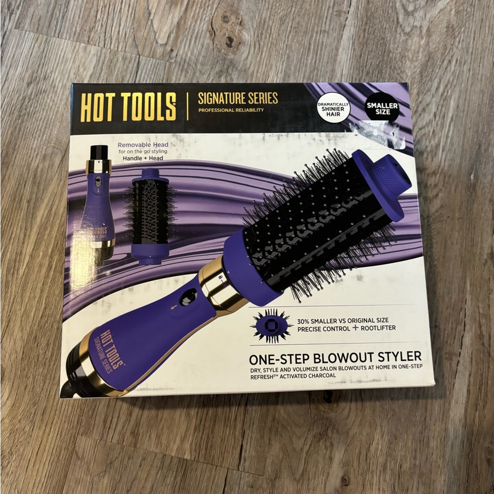 BNIB Hot tools blowout styler